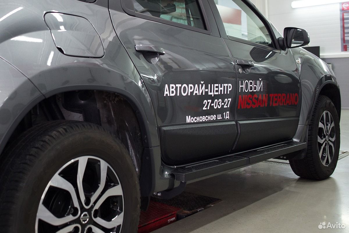 Молдинги на двери Nissan Terrano