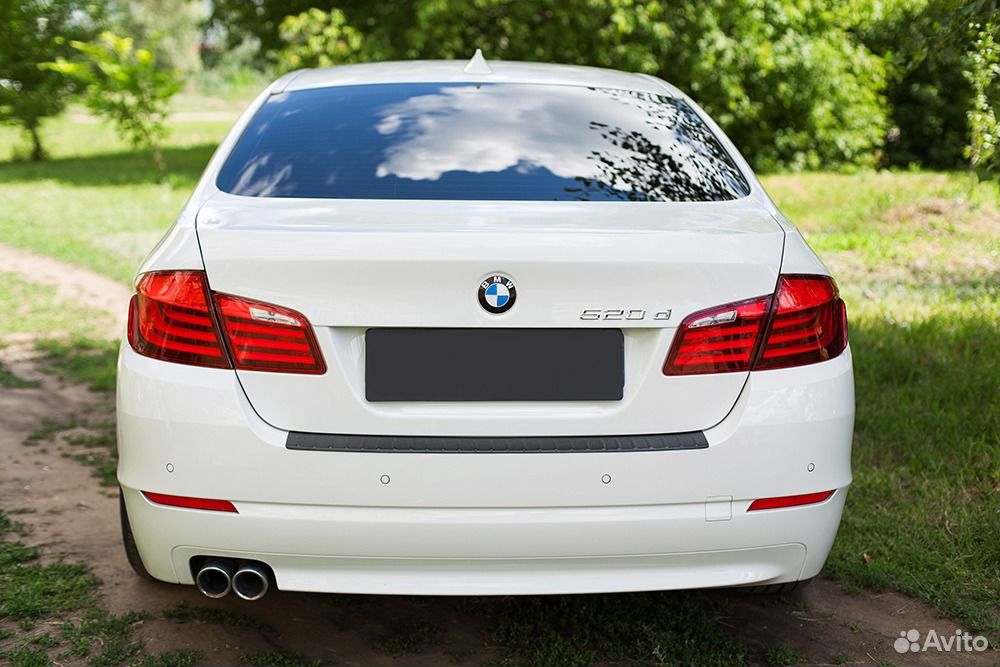 Пластиковая накладка на бампер BMW 5 F10