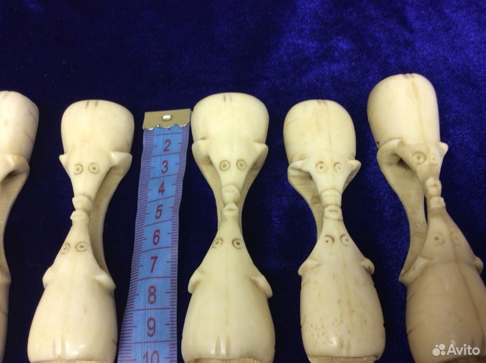 трубчатые кости животного. костный век. древний костяной нож. костяной кинжал. нож из кости древний.