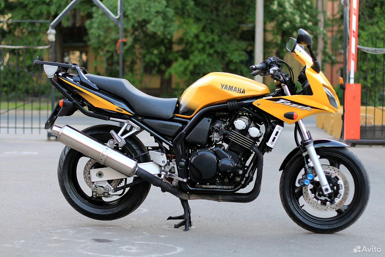 Honda CB 400. Honda CB 400 желтый. Хонда св 400 желтая.