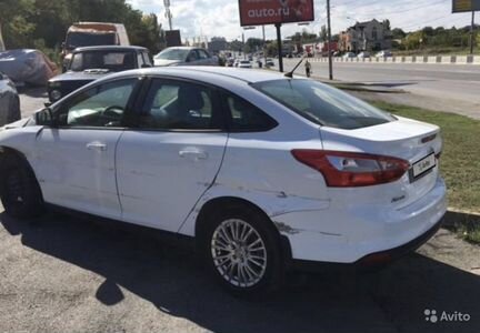 Ford Focus 1.6 AMT, 2012, седан, битый