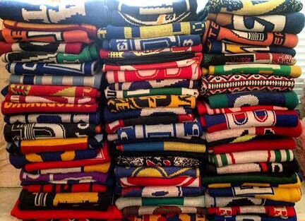 Коллекция футбольных шарфов
