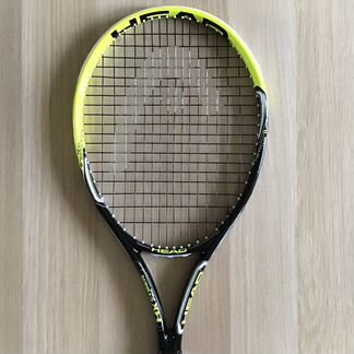 Теннисные ракетки и сетка