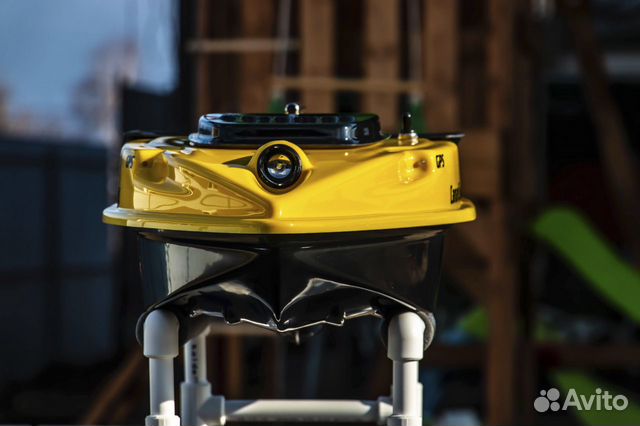 Прикормочный кораблик для рыбалки