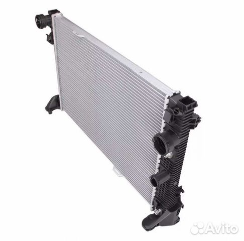 Радиатор охлаждения на Мерседес w212 Е200 Е400