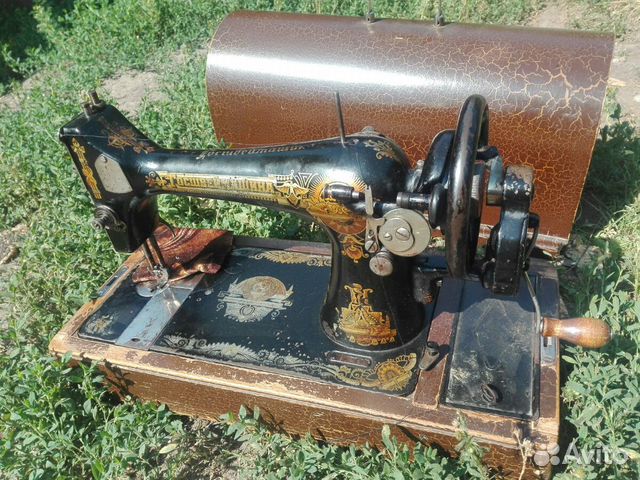 Швейная машинка зингер