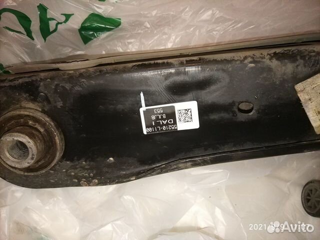 Рычаг поперечный задний лев в сборе, 55210-L1100