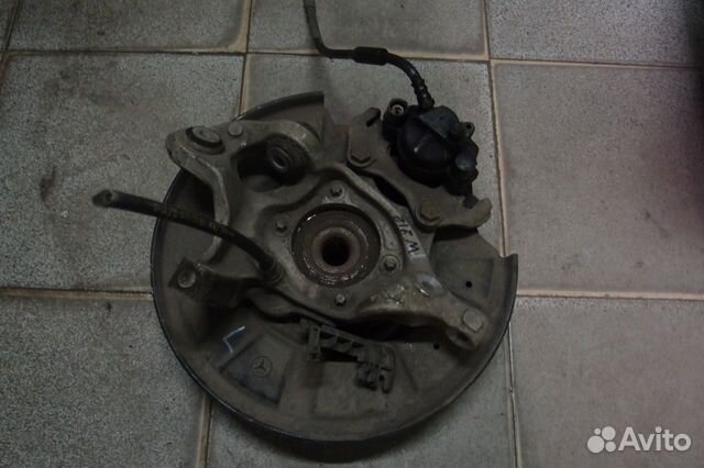 Кулак L Опора задняя Мерседес W212 Mercedes