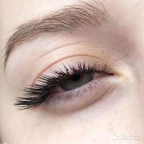 Наращивание ресниц, оформление бровей