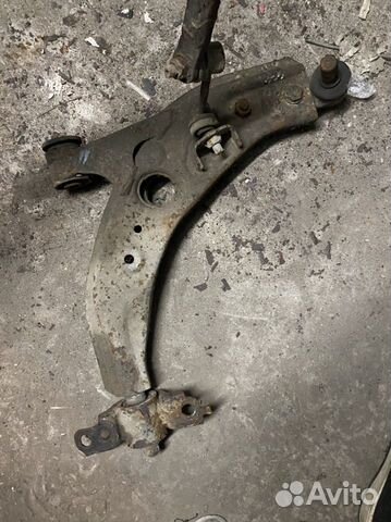 Передний правый mazda 323 f BA