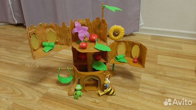 Дуб. Пчелка Мая