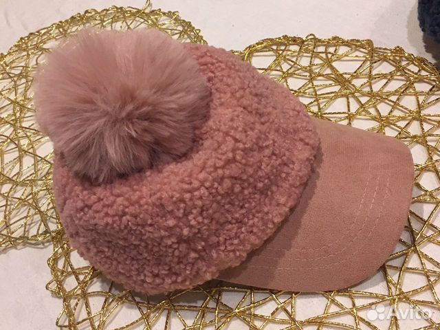 Кепка новая женская с меховым помпоном