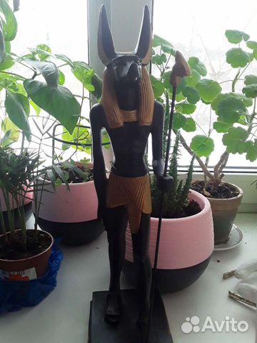 Статуэтка Анубиса бога весов