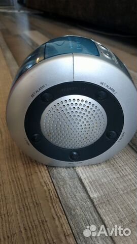 Часы с будильником, проекцией,радио Philips AJ3600