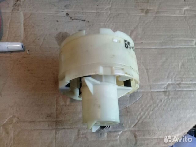 Нижняя часть бензонасоса Volkswagen Passat B5