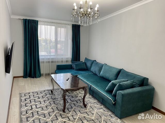 

3-к. квартира, 90 м², 8/8 эт.