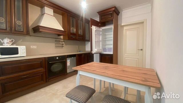

3-к. квартира, 90 м², 2/9 эт.