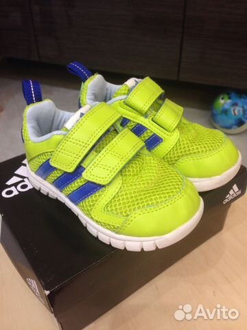 Детские кроссовки adidas Детские кроссовки adidas
