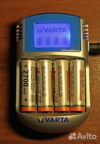 Зарядное Устройство Varta LCD Charger 57070