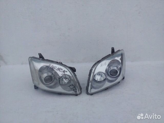 Фары Toyota Avensis T250 2003-08