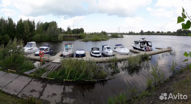 Стоянка катеров, лодок и моторных яхт