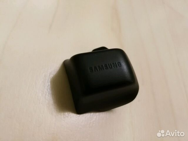 Зарядное устройство для часов SAMSUNG GearFit Зарядное устройство для часов SAMSUNG GearFit
