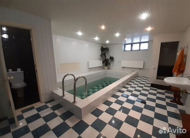 

10-к. и более коттедж, 450 м²