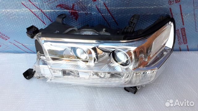 Фара левая Toyota Land cruiser 200 15-20