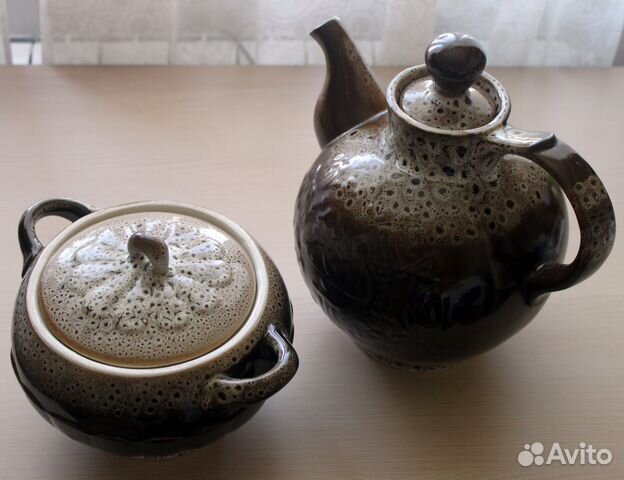 Горшок для запекания и большой керамический чайник Горшок для запекания и большой керамический чайник