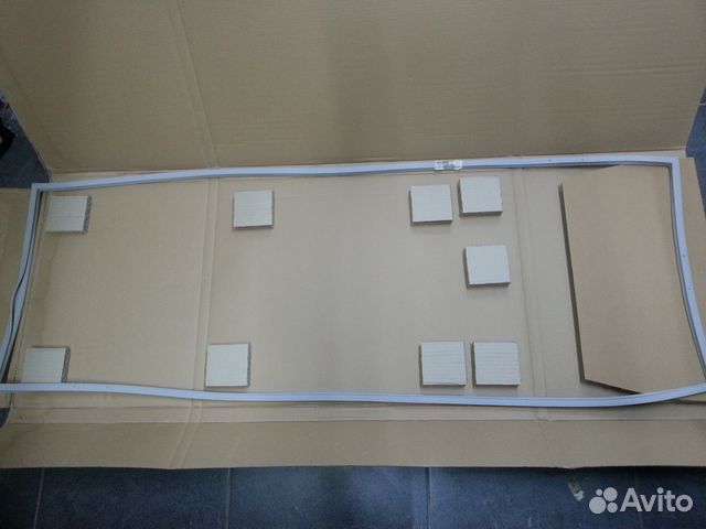 Уплотнитель двери холодильника Liebherr