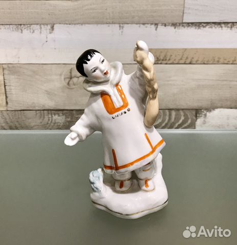 Якут с белкой Дулево