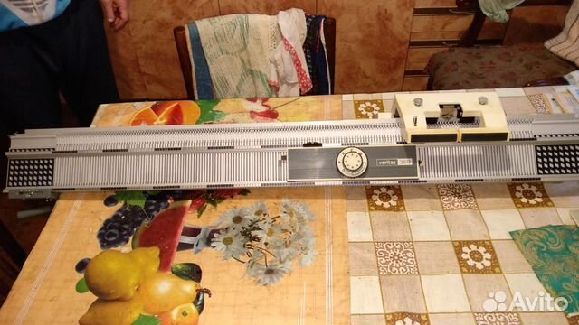 Вязальная машина и швейная машинка