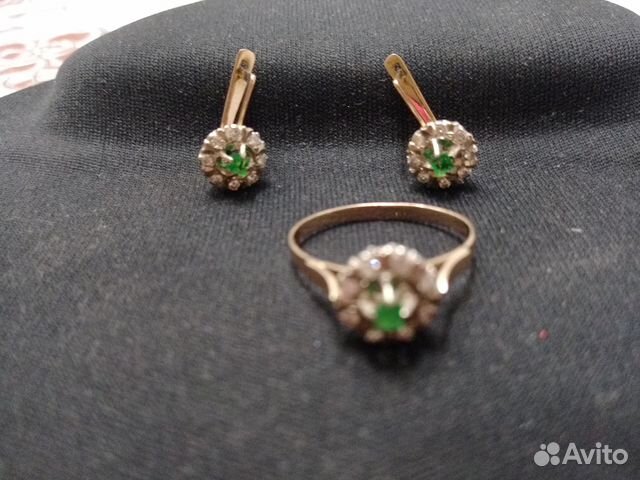 Золотые серьги и кольцо с бриллиантами