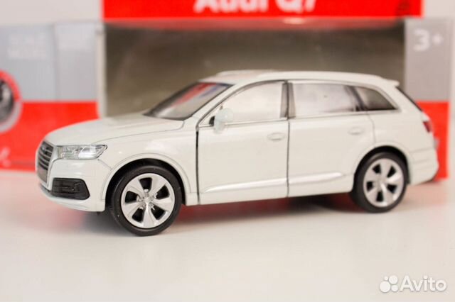 Модель Audi Q7 Welly масштаб 1:38