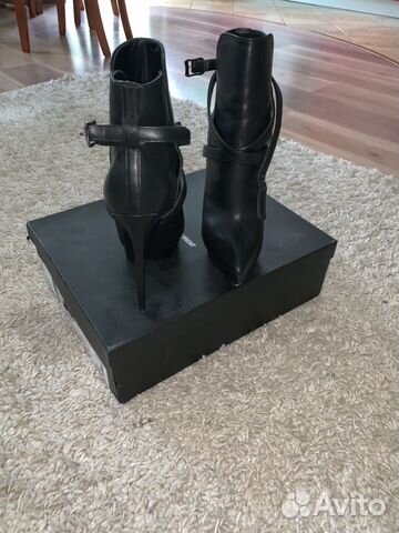 Ботильоны Saint Laurent Ботильоны Saint Laurent