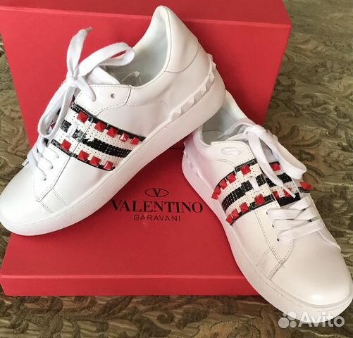 Кроссовки женские 38 Кроссовки женские 38