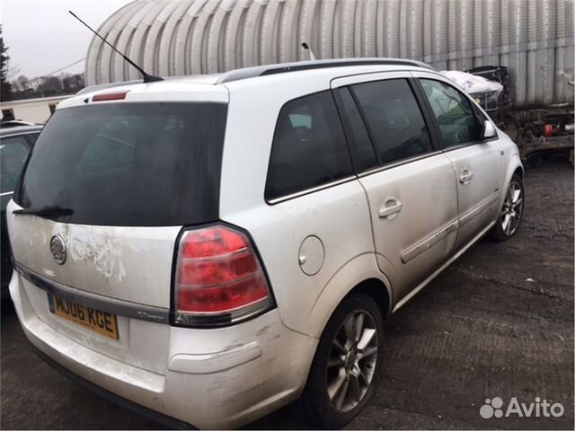 Дверь капот фара бампер Opel Zafira B