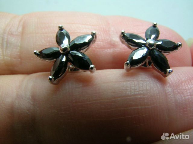 Сережки-гвоздики новые