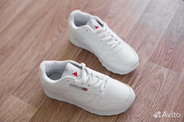 Кроссовки новые Reebok classic белые Кроссовки новые Reebok classic белые