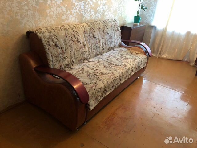 Просторный диван