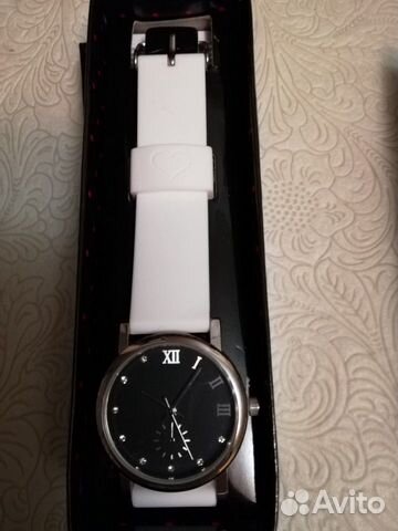 Часы наручные авон новые