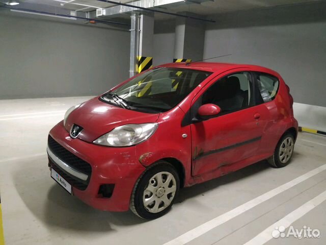 Peugeot 107 1.0 МТ, 2010, битый, 166 000 км