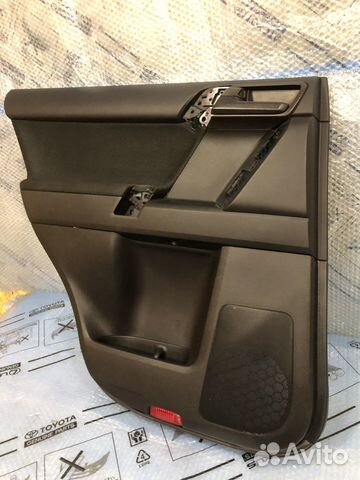 Обшивка задней левой двери Toyota Prado 150