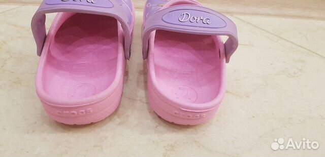 crocs dora