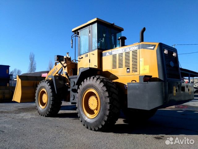 Фронтальный погрузчик Megamax GL 400H