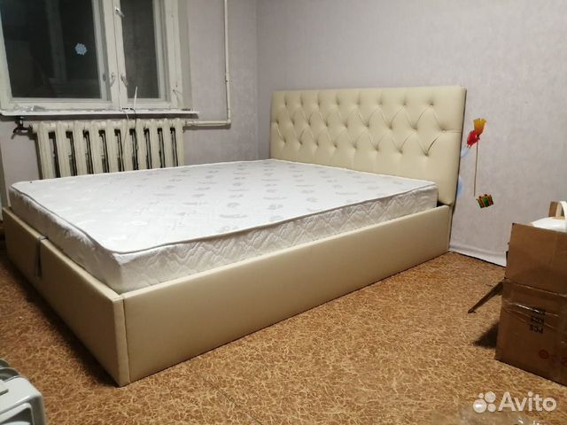 Кровать с матрасом Кровать с матрасом