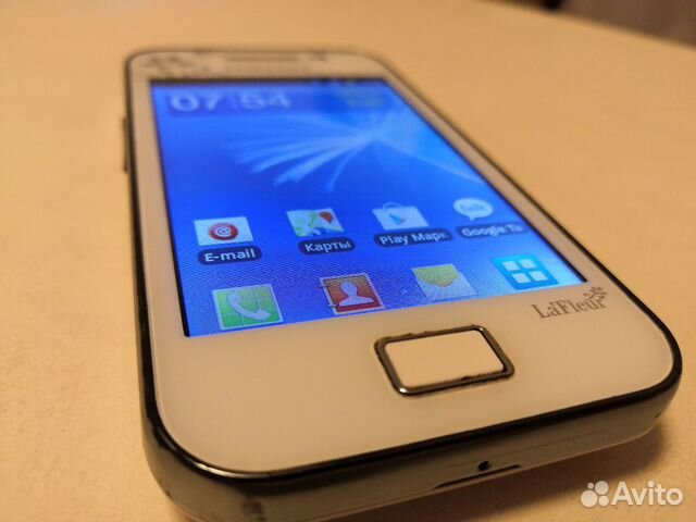 Телефон SAMSUNG Galaxy Age LaFleur GT-S5830i Телефон SAMSUNG Galaxy Age LaFleur GT-S5830i