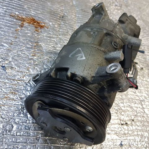 Компрессор кондиционера BMW E90 E91 N46 Компрессор кондиционера BMW E90 E91 N46