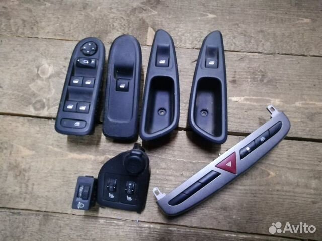 Peugeot пежо 408 2012г 1,6 МКПП блок кнопка