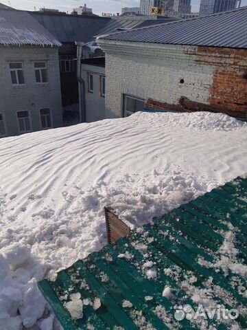 Чистка крыши от снега Чистка крыши от снега